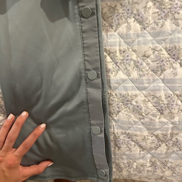 alo yoga bluestone/grey - Picture 3 of 7